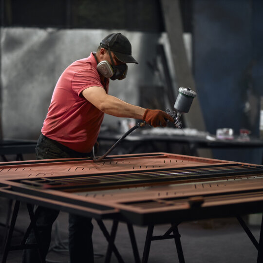 Lakování reklamních stojanů